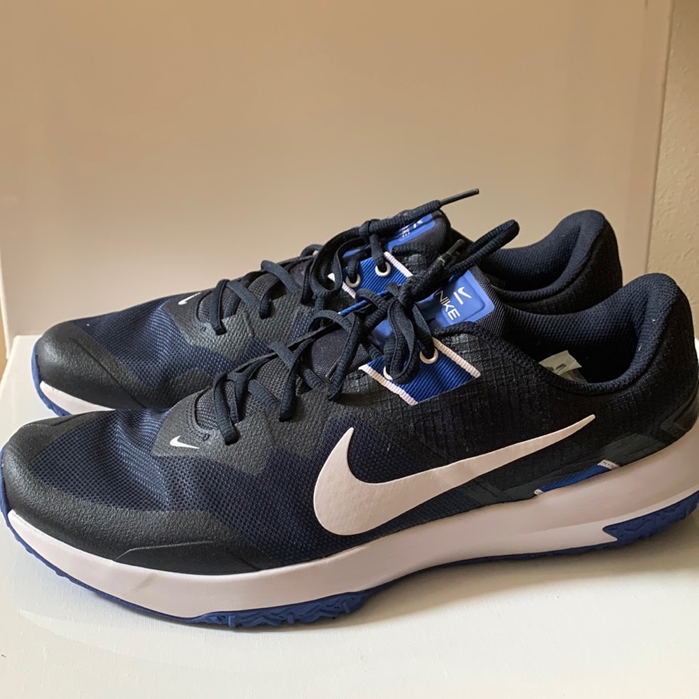 Slightly used Mens Nike Training Shoes
